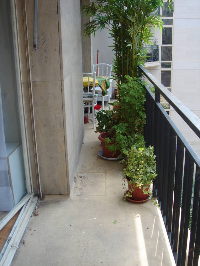 La chambre avec le balcon