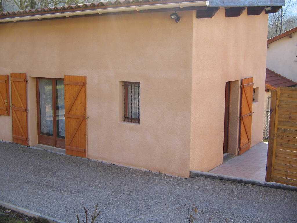 Autre vue de l'extérieur de la maison