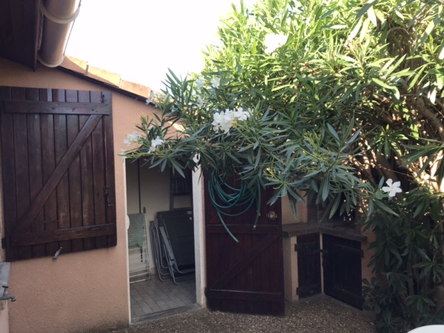 Buanderie et barbecue