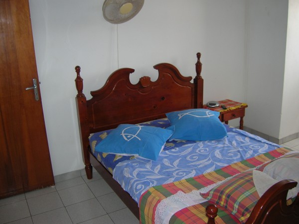 chambre 1 avec acces sur véranda