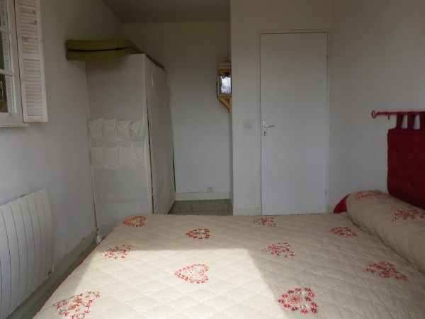 PETITE CHAMBRE
