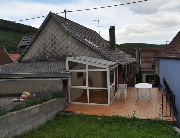 La terrasse avec véranda
