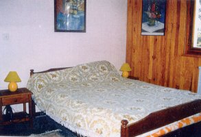 chambre grand lit rdc