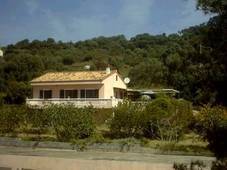 Location villa à Tiuccia en Corse du Sud.