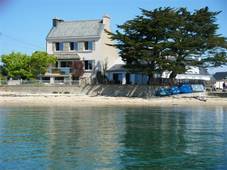 Location maison 'pieds dans l'eau', Bretagne.
