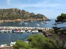 Location maison de pêcheur calanque de Mejean.