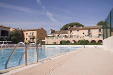 Location appartement 3 pièces, Hameaux du Soleil.