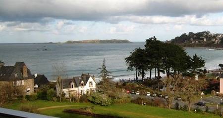 Perros plage, terrasse sud, lit 2 places, véranda, terrasse, WIFI.