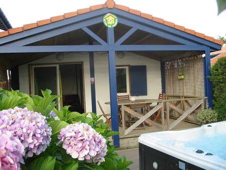 Chalet 5 personnes avec Spa privatif, piscine chauffée. Sud Landes Côte basque