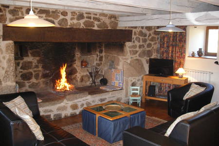 Maison de caractère, 140 M2, chaleureuse, confortable, au calme.