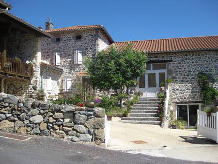 Au Pied de la Roche, location 2 gîtes.