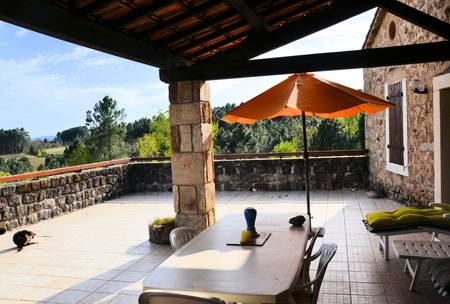 Maison typique en pierres sud Ardèche.