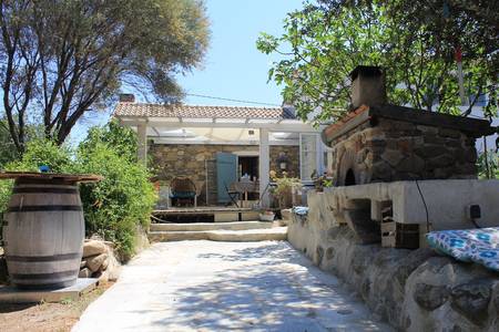 Location gîte 3 chambres dans un ancien moulin rénové, Solenzara Corse.