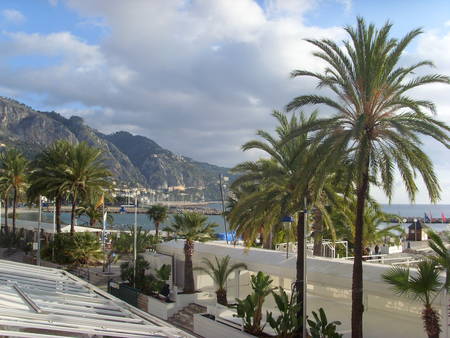 Studio en Bord de mer à Menton Garavan.