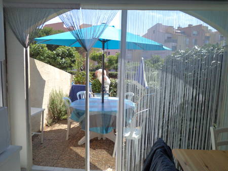 Cap d'Agde, studio 2 couchages, à 250 mètres de la plage, parking privé. 