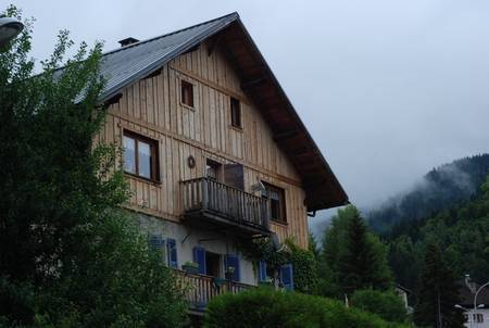 Vaste appartement classé *** dans ferme savoyarde.