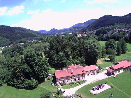 Location 4 gîtes dans les Vosges avec piscine, sauna et spa, proche Gerardmer.