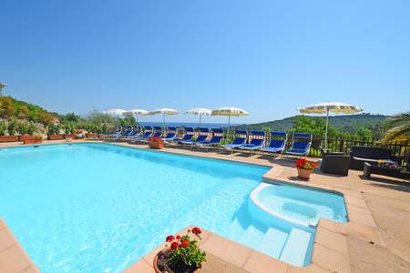 Location Villa Favone luxe 6 personnes, vue mer, plage à 500 mètres.