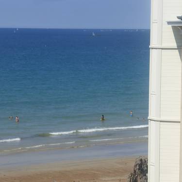 Location appartement 3ème étage (sans ascenseur) à 30 mètres de la plage.