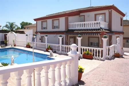 Location Villa San René à Marines entre mer et montagne. Licence VT-46539-V