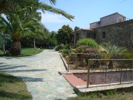 Villa située dans un des lieux les plus privilégiés du golfe d'Ajaccio.