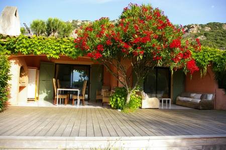 Location Mini Villa Porto-Vecchio 60m2 au bord de l'eau.