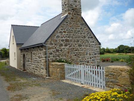 Location maison située à la campagne, avec vue sur mer et du GR 34.