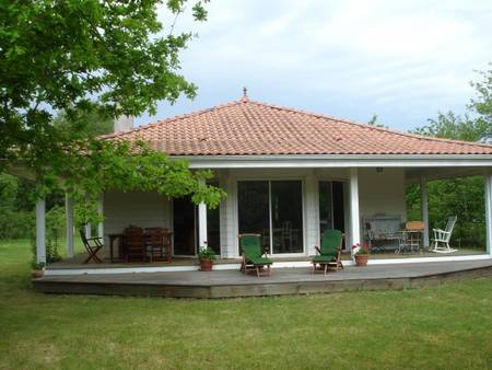 Près d'Arcachon villa de 150 m², à deux pas des plages.