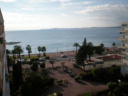 Location 2 pièces à 100 mètres de la plage du Cros de Cagnes.