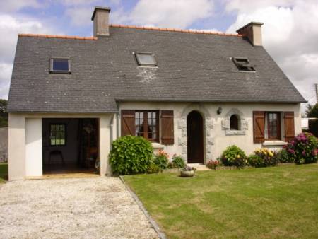 Bretagne sud Finistère bord de mer à Plomodiern.