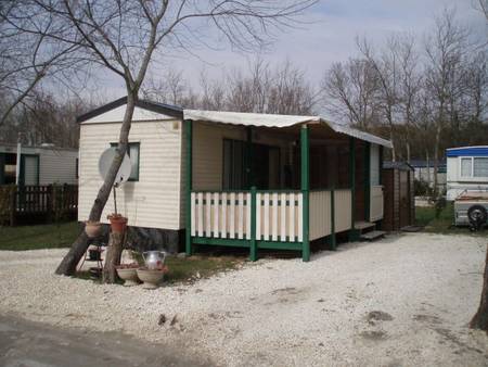 Loue mobil home 6/7 places au Vergeroux, 2 kilomètres de Rochefort.