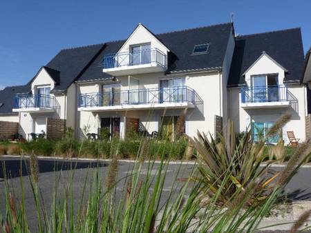 Location à Erdeven Bretagne Sud, plages et commerces à proximités.