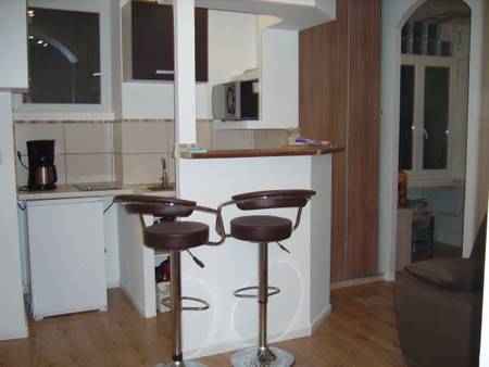 Studio climatisé 20 m2, Ajaccio (quartier historique) à 50m plage.