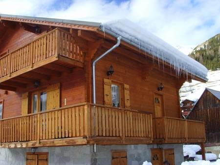 Chalet sur les pistes, 20 personnes.