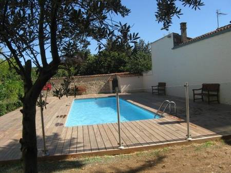 Location appartement 45 m2 avec piscine à la Rochelle.