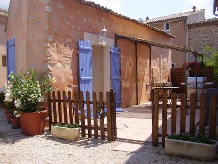 Location gîte de caractère de 2 à 4 pers. à Bédoin dans un hameau au calme.