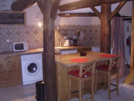 Location gîte de caractère pour 2 personnes, à Bédoin dans un hameau au calme.