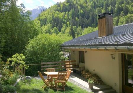 Chalet de luxe vue sur montagne et forêt, jardin, parc de la Vanoise.