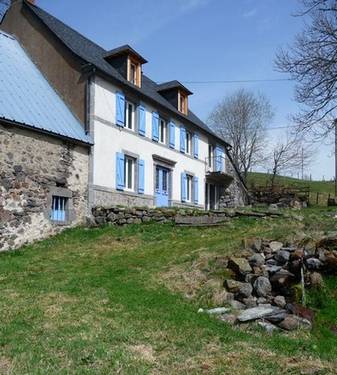 Gîte de caractère au coeur du Massif du Sancy, en pleine nature