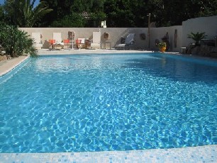 Villa spacieuse en pierres , vue exception, piscine , pluri familles 