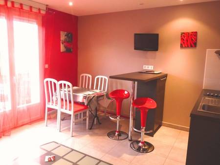 Superbe appartement refait à neuf et bien placé au centre de canet plage.