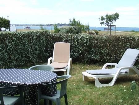 Location appartement, bord de mer avec rez-de-jardin.