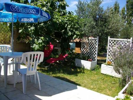 Loue studio à 4 km de la mer dans mini ferme, semaine ou week-end.