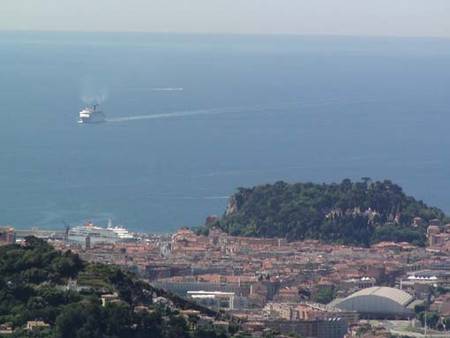 Coquet appt. 2 à 3 personnes dans villa avec une vue féérique sur mer et Nice.