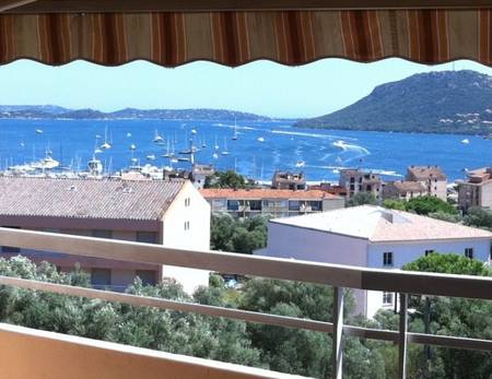 Appartement F3 de 84 m2 très belle vue mer à deux pas du port de Porto-Vecchio