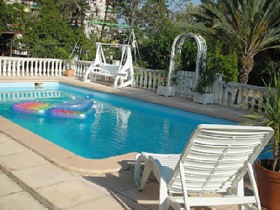Studio Ajaccio centre avec piscine et jardin privé.