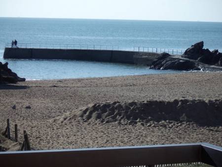 Vue mer exceptionnelle,  accès direct plage de mr hulot, type 2, 4 personnes