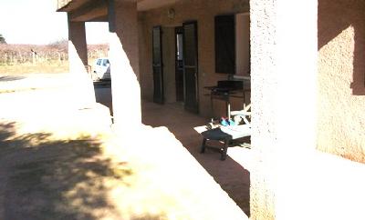 T3 80 m2 Rez de villa avec terrasse jardin et parking à 5mn de la mer.