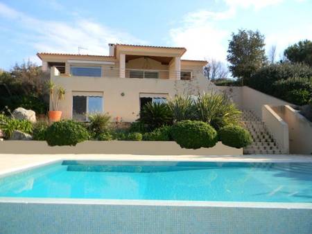 Portigliolo, prestigieuse villa, piscine, 10 personnes.