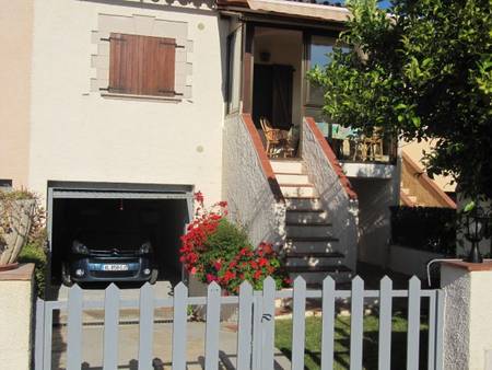 Location mer Espagne, Catalogne, garage et véranda, 200 mètres de la mer. 